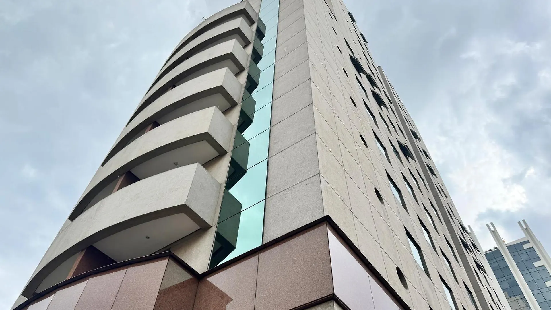 Proximo Metro Paulista, Piscina, Sauna, Academia Sao Paulo Daire